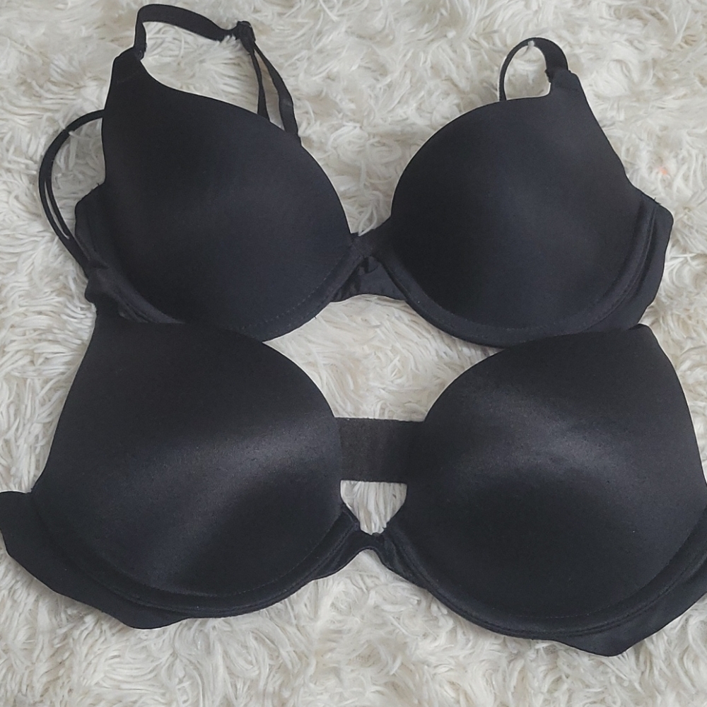 Victoria's Secret size 32b qty of 2 black bras